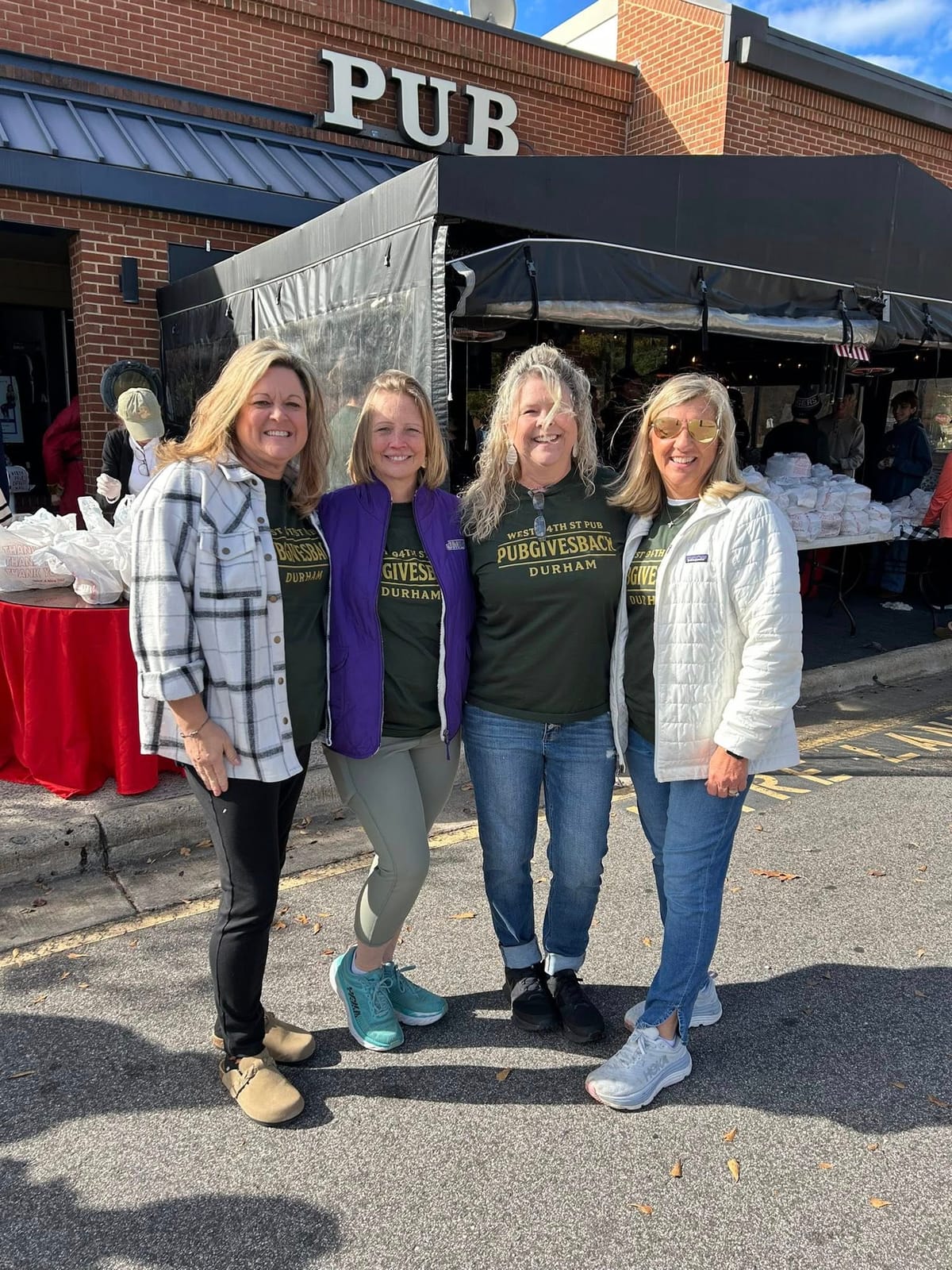 Local Pub Feeds Families for Thanksgiving - for Free